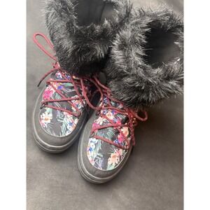 Crocs Winter BOOTS Womens 8 Black tropical Lodge Point Lace-Up Faux Fur Trim